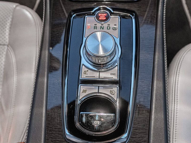 جاجوار إكس كي آر الداخلية 