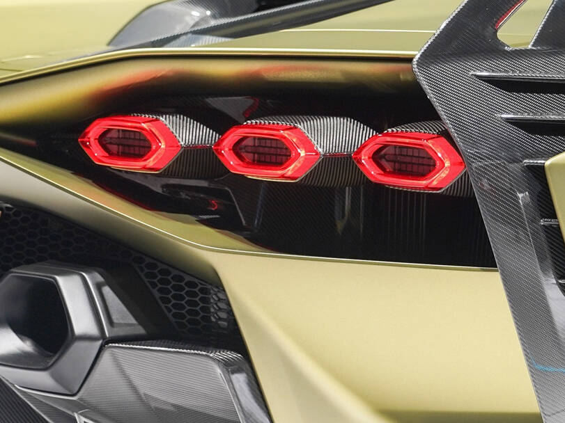 Lamborghini Sian FKP 37 Exterior 