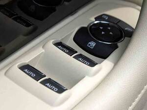 Lincoln MKS Interior 