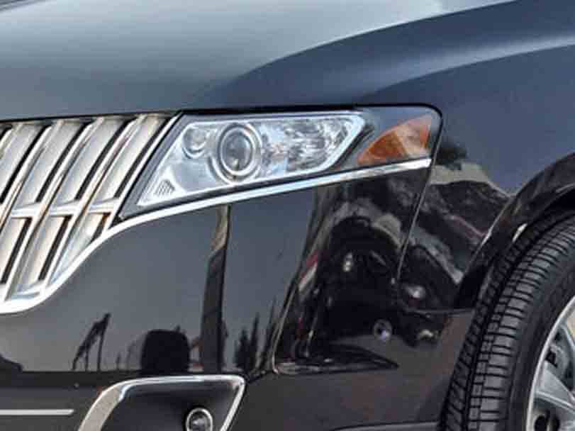 Lincoln MKT Exterior 