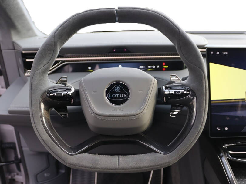 Lotus Eletre Interior 