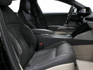 لوسيد آير الداخلية 