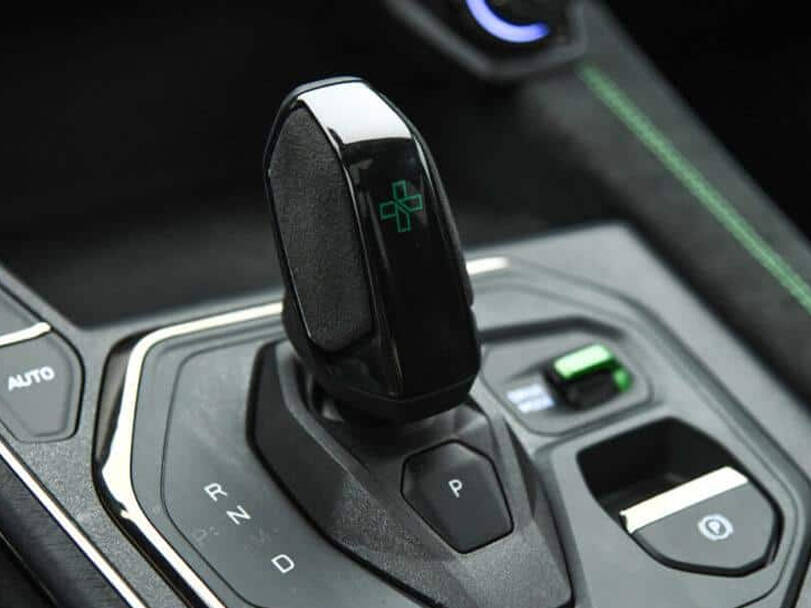 Lynk & Co 5 Interior 