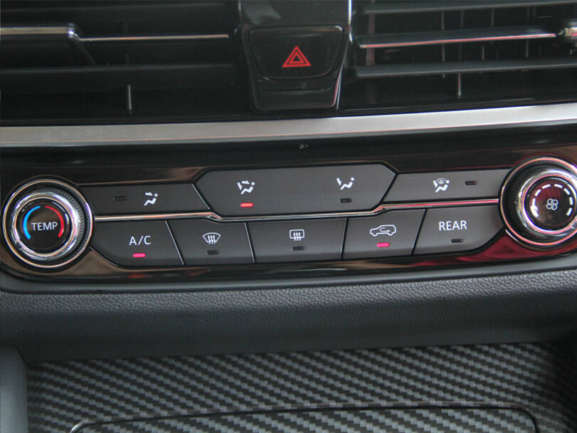 ماكسوس D90 الداخلية 