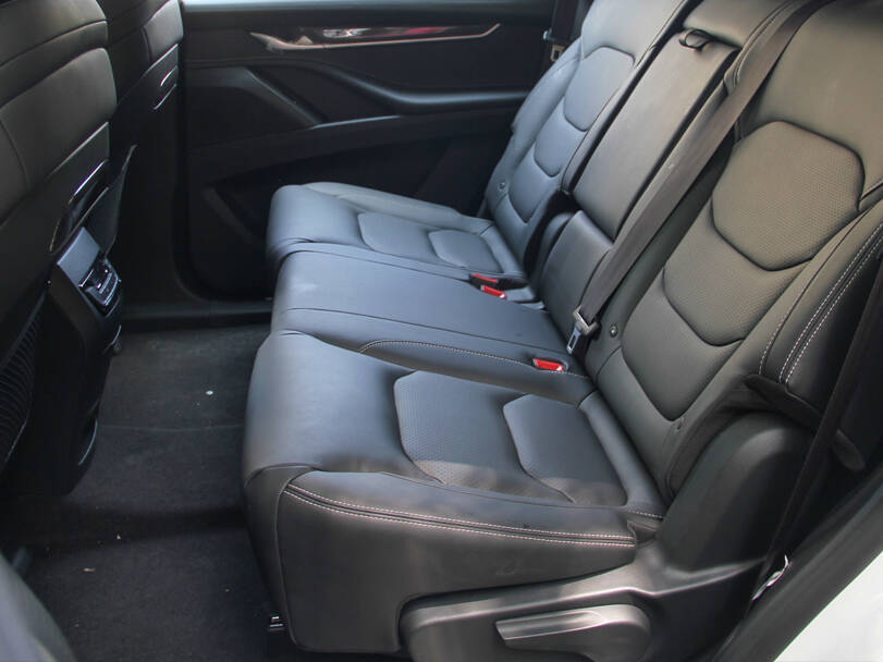 ماكسوس D90 الداخلية 