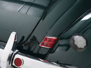 Mercedes Benz 220 Exterior 