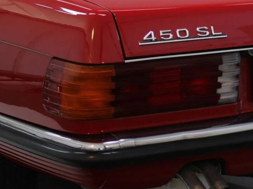 Mercedes Benz 450 Exterior 