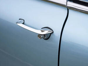 مرسيدس بنز 220 SE كونفيرتيبل الخارجية 