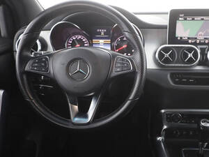 مرسيدس بنز X Class الداخلية 
