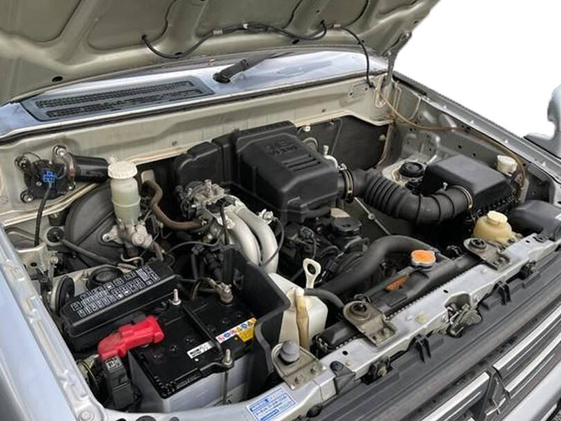 ميتسوبيشي باجيرو ميني الخارجية 