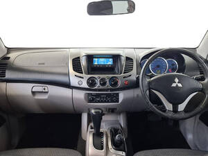 Mitsubishi Triton Interior 