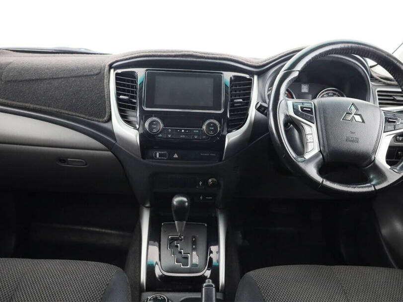 ميتسوبيشي ترايتون الداخلية 