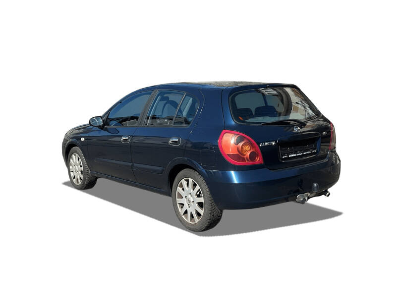 Nissan Almera Exterior 