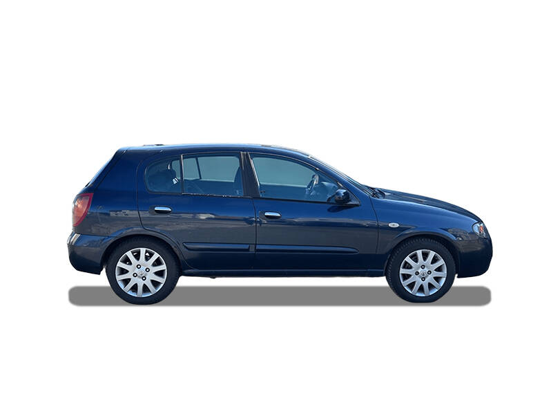 Nissan Almera Tino Exterior 