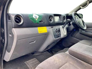 نيسان NV350 الداخلية 