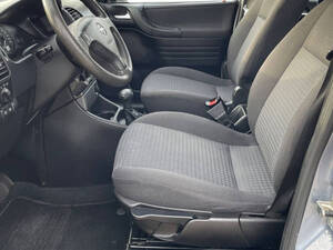 أوبل زافيرا الداخلية 