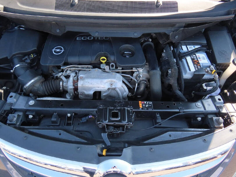 أوبل زافيرا الجيل الثالث (A11) الخارجية 