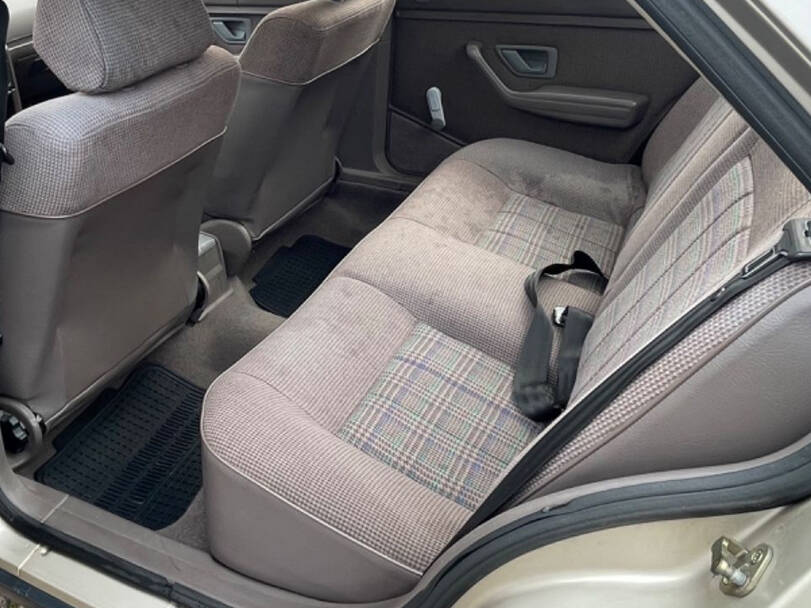 Peugeot 405 Interior 