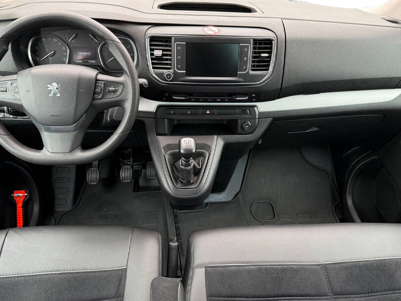Peugeot Traveller Interior 