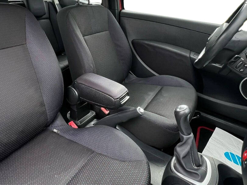 Renault Clio 3rd Generation Interior 