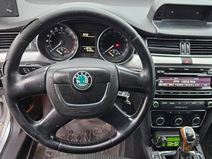 Skoda Superb 2nd (3T) Generation Interior 