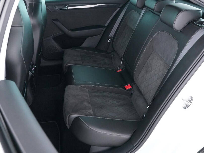 Skoda Superb Interior 