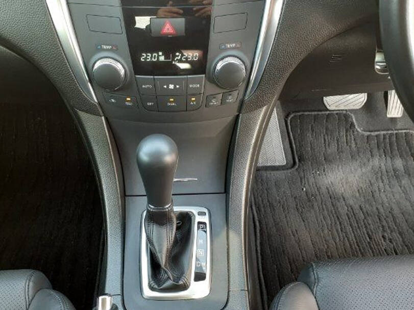 Suzuki Kizashi Interior 