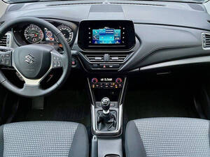 سوزوكي SX4 كروس الداخلية 