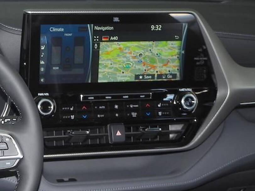 Toyota Kluger Interior 