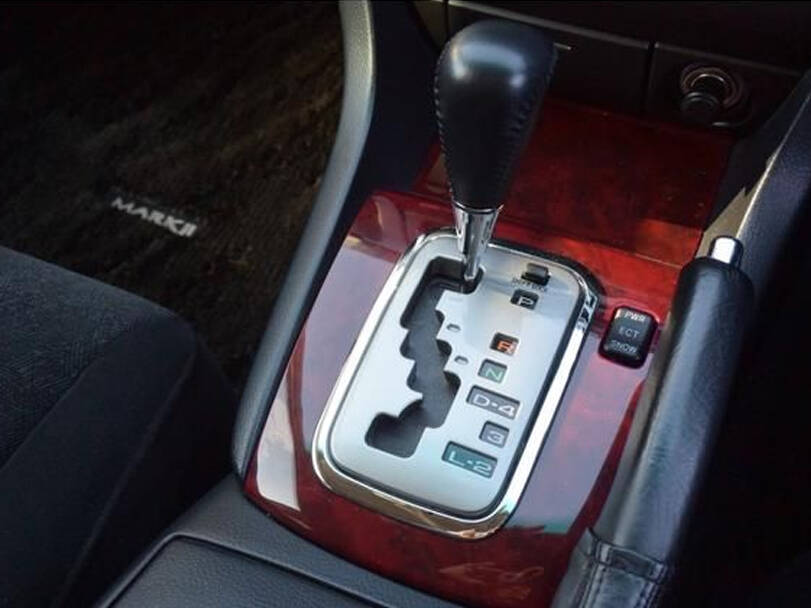 Toyota Mark II Interior 