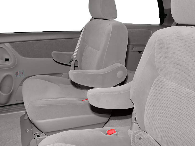Toyota Sienna 2nd (XL20) Generation Interior 