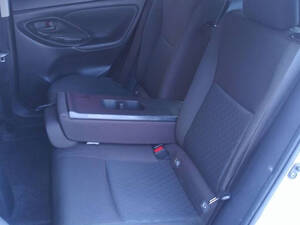 تويوتا يارس كروس الداخلية 