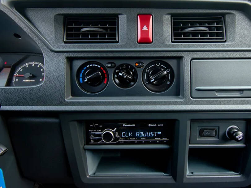 CMC D260 Interior AC Controls