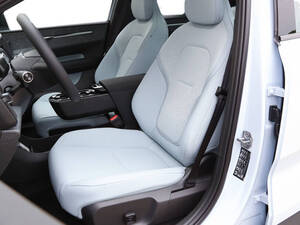 فولفو إي إكس 30 الداخلية Front Seats