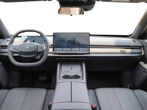 Dongfeng 007 Interior 