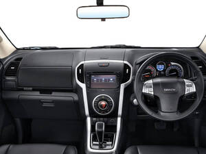 Isuzu Mu-X Interior 