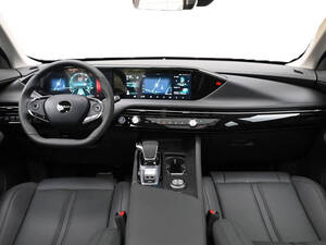 دونغ فِنغ Huge الداخلية 