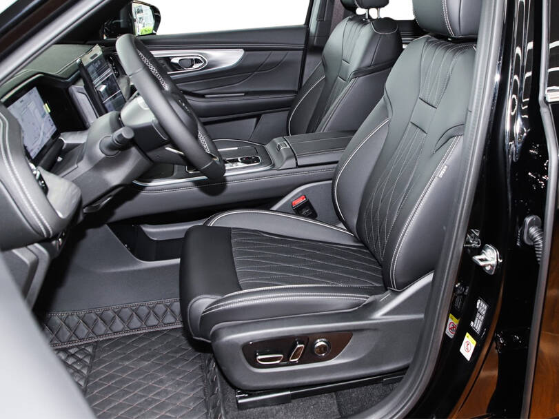 جي إيه سي GS8 الداخلية 